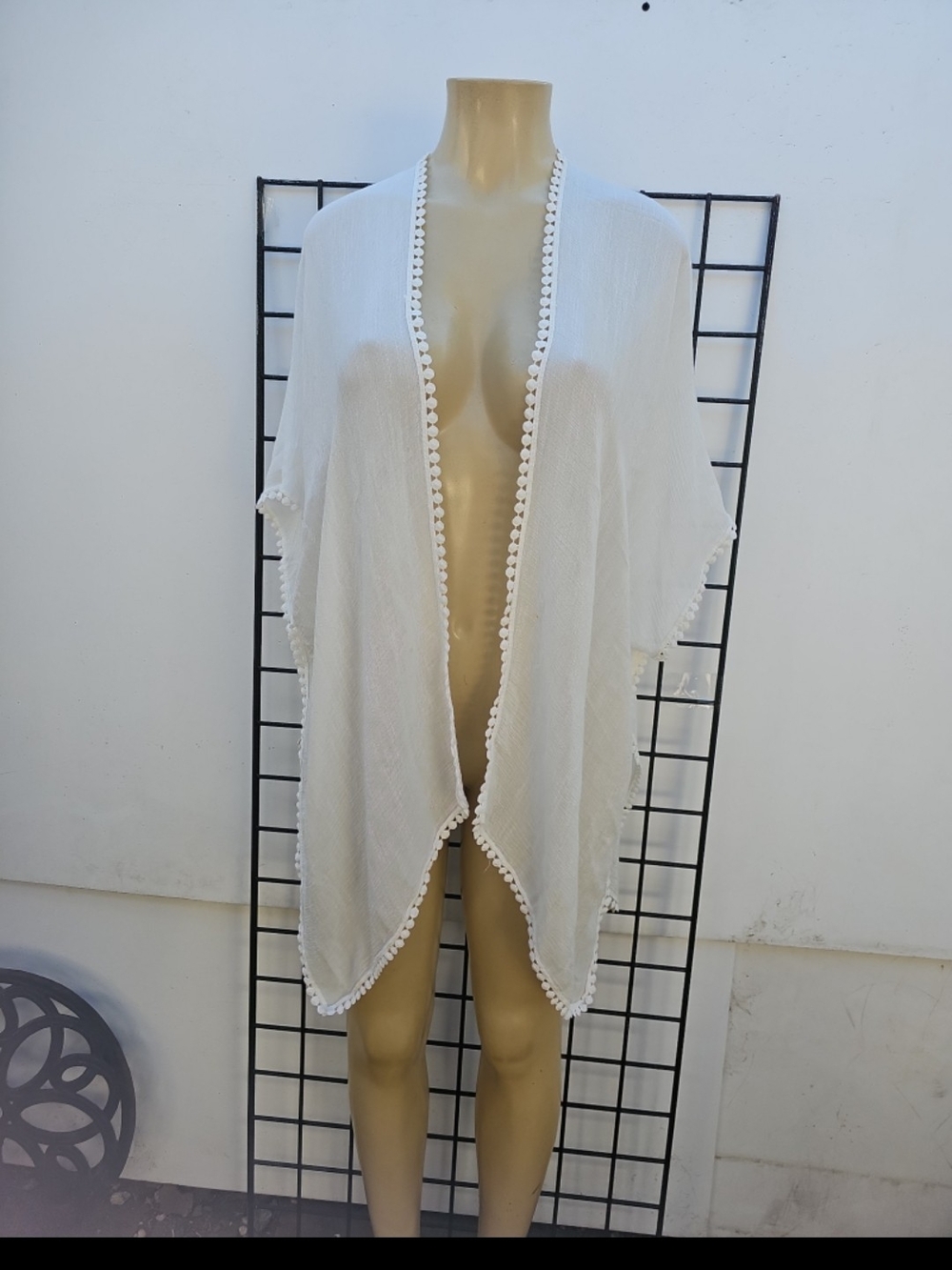 SL Fashions White Open-Front Crochet Trim Cardigan